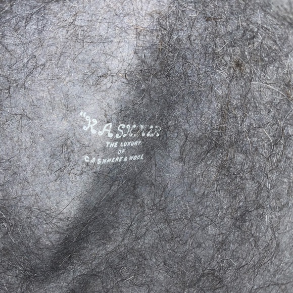 Never worn grey cashmere and wool hat. Gwenn Pennington design - Picture 6 of 8